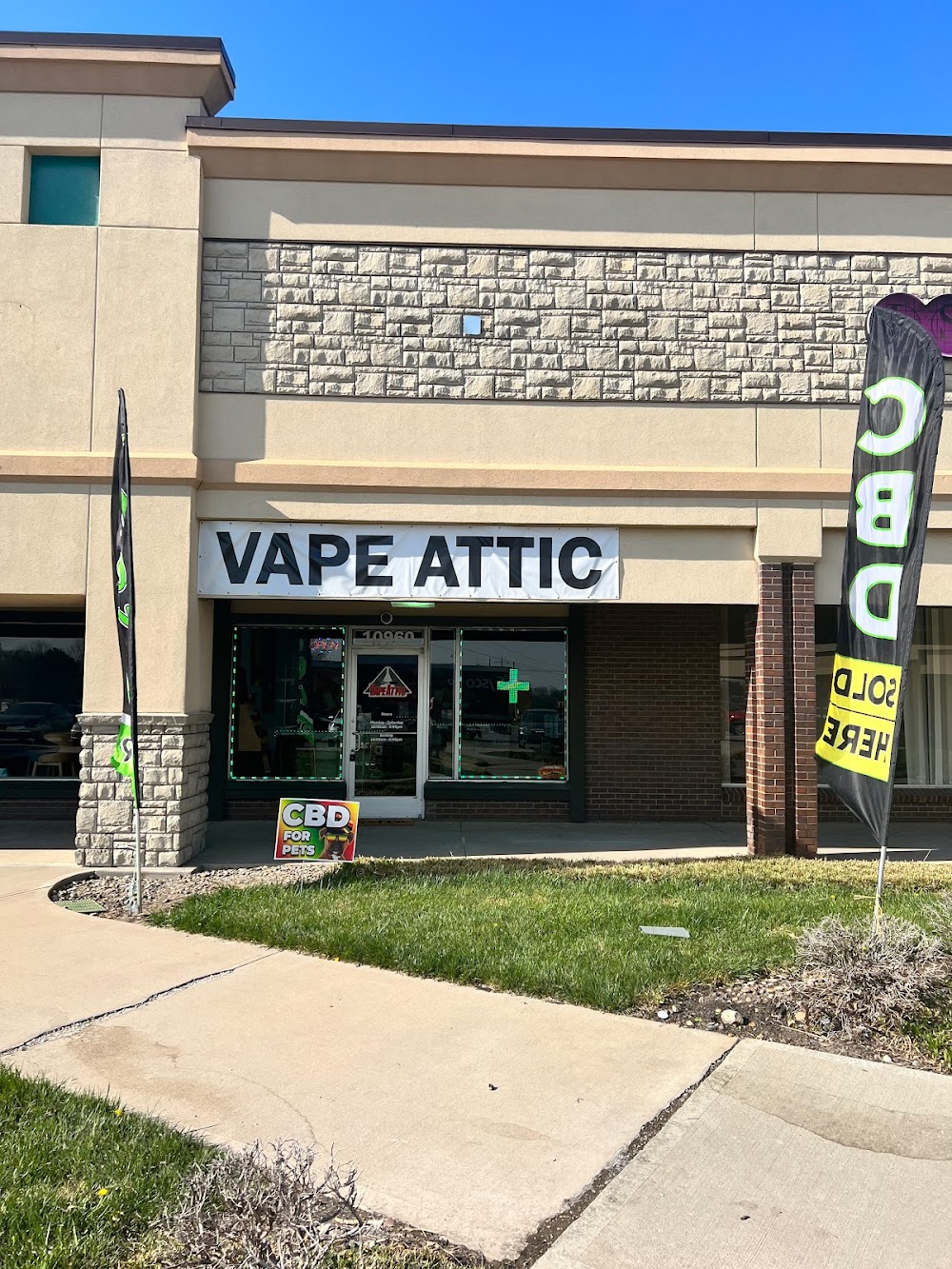 Vape Attic | CBD, HHC, Kratom | Vape Shop & Smoke Shop